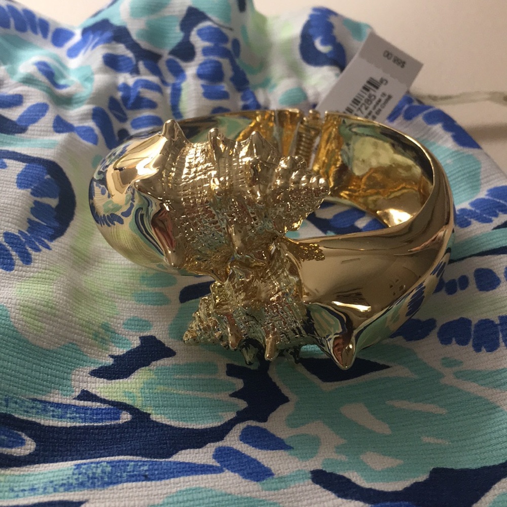 NWT Lilly Pulitzer Gold Conch Cuff Bracelet